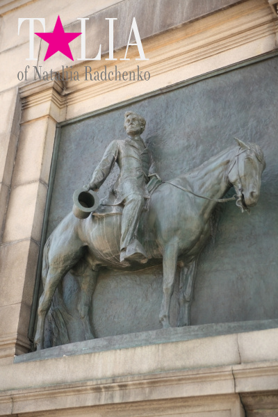 Барельеф Президента Авраама Линкольна на внутренней части Триумфальной Арки в Бруклине.